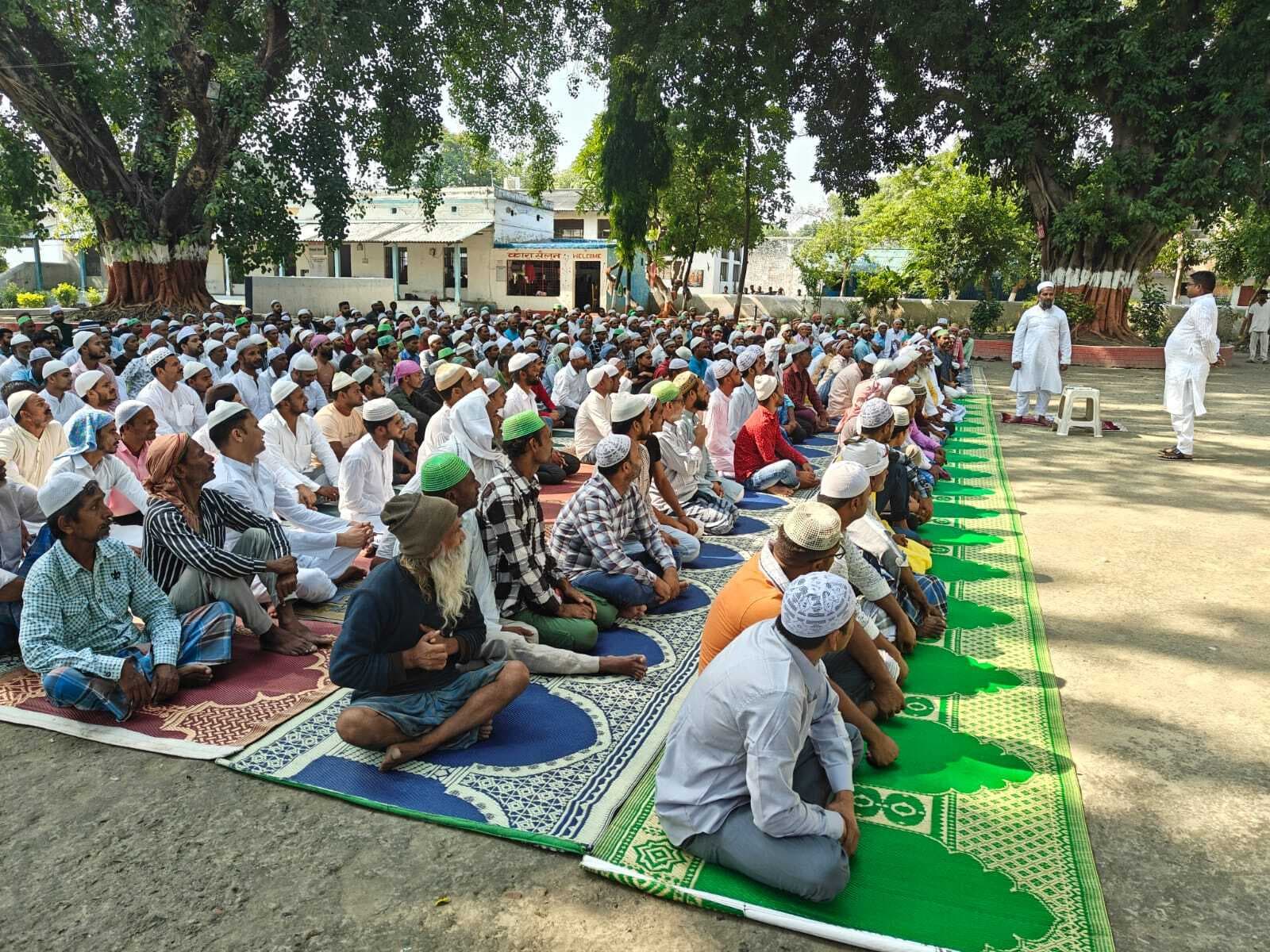 Motihari: सेंट्रल जेल में नमाज अदा कर देश की अमन व खुशहाली की मांगी दुआ