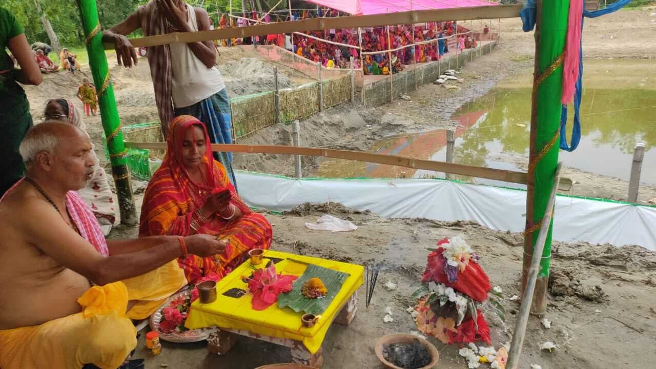 बाबा कौशकी नाथ धाम शिवालय स्थित जलाशय का किया गया पूजन