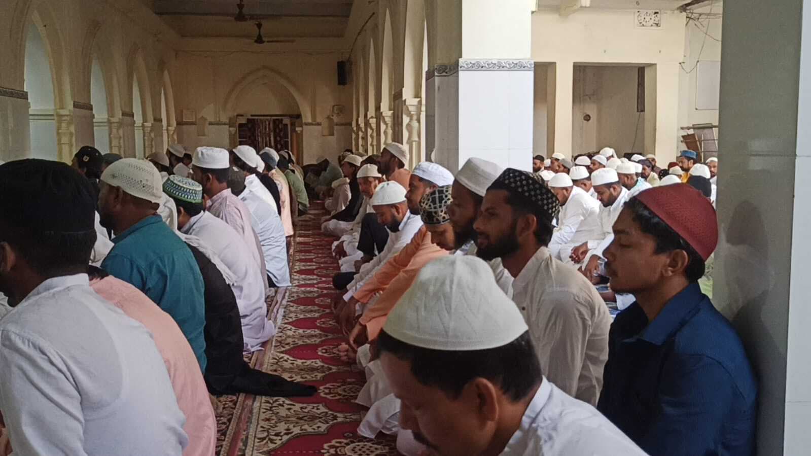 बकरीद पर दी गयी कुर्बानी, मांगी दुआएं