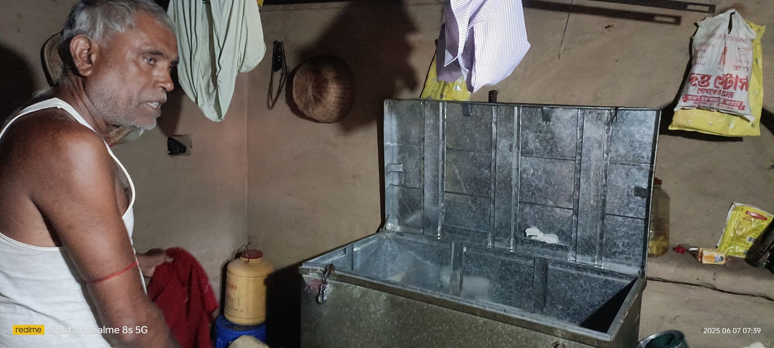 Dhanbad News : तोपचांची में चोरों ने पांच घरों का ताला तोड़ा, दो घर से ले भागे नगदी समेत ढाई लाख की संपत्ति