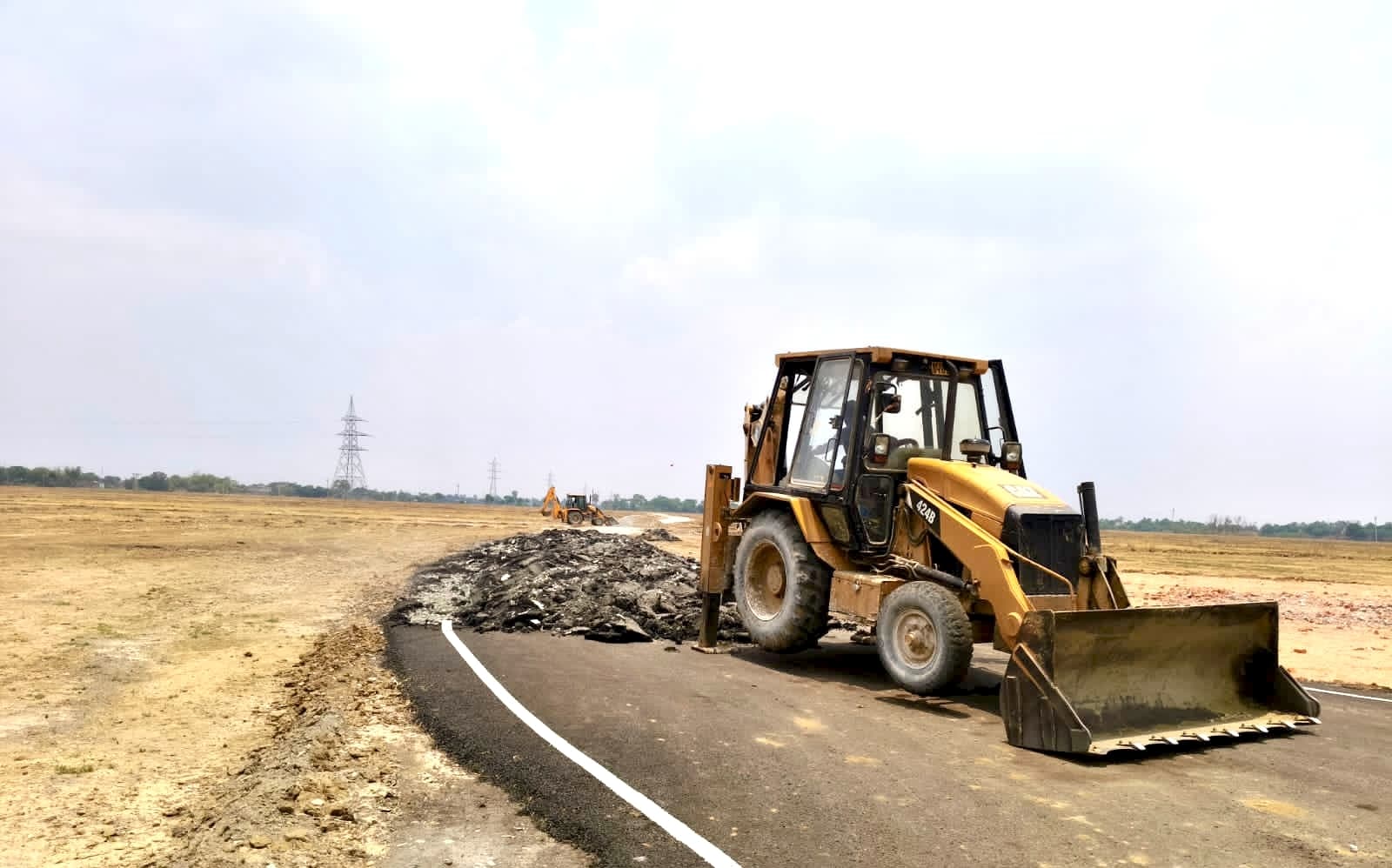 पीएम के कार्यक्रम के बाद बिक्रमगंज में सड़क और हेलीपैड हटाने का काम शुरू