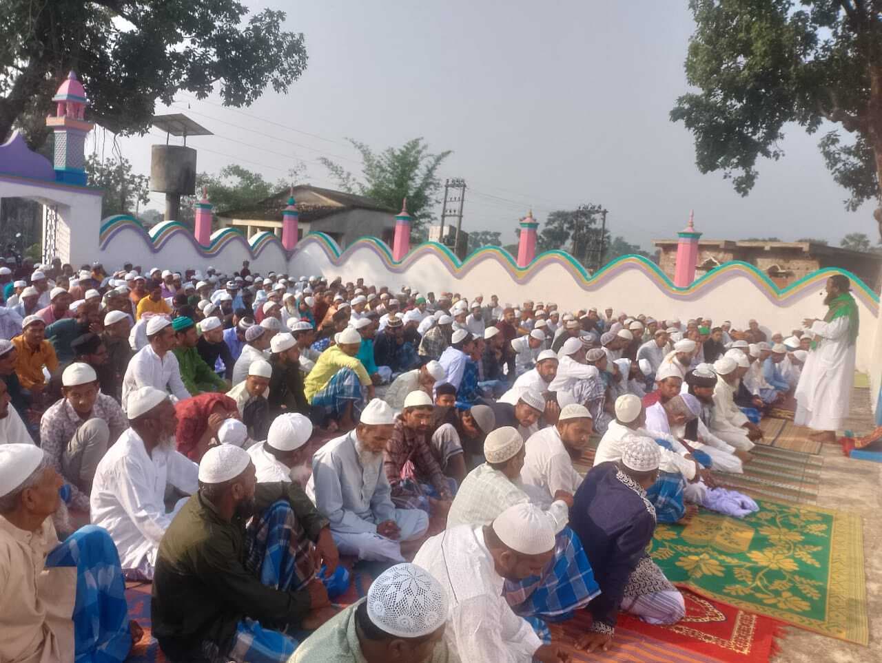 आपस में प्यार-मोहब्बत से जिंदगी बिताने का दिया गया पैगाम