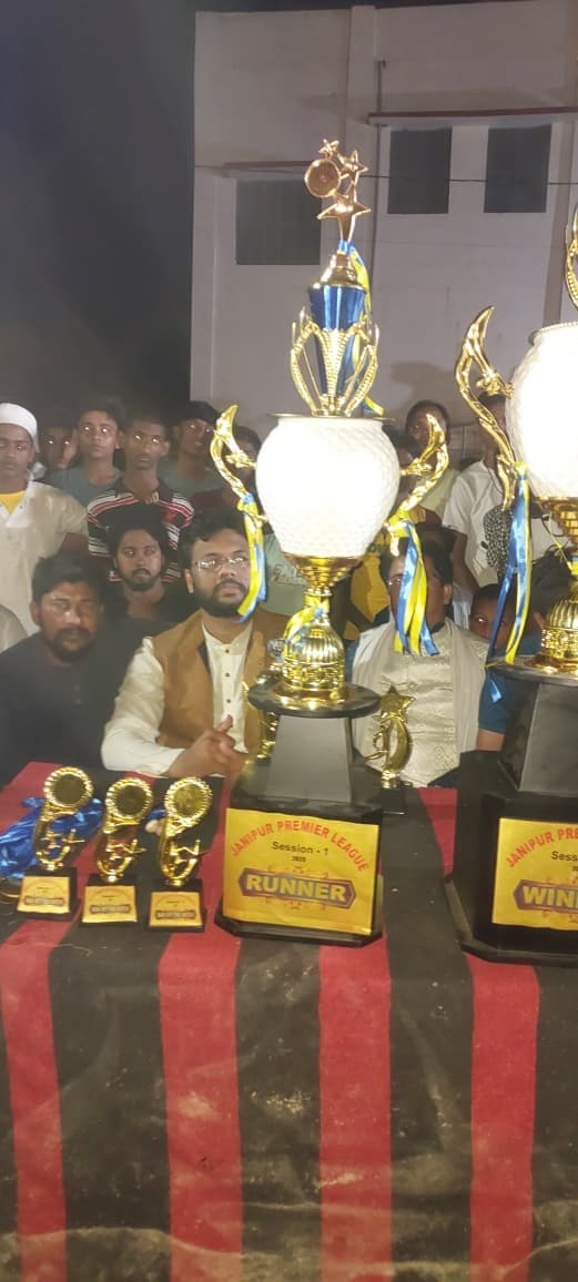 Madhubani News : धर्मपुर की टीम ने जानीपुर को हरा ट्रॉफी पर जमाया कब्जा