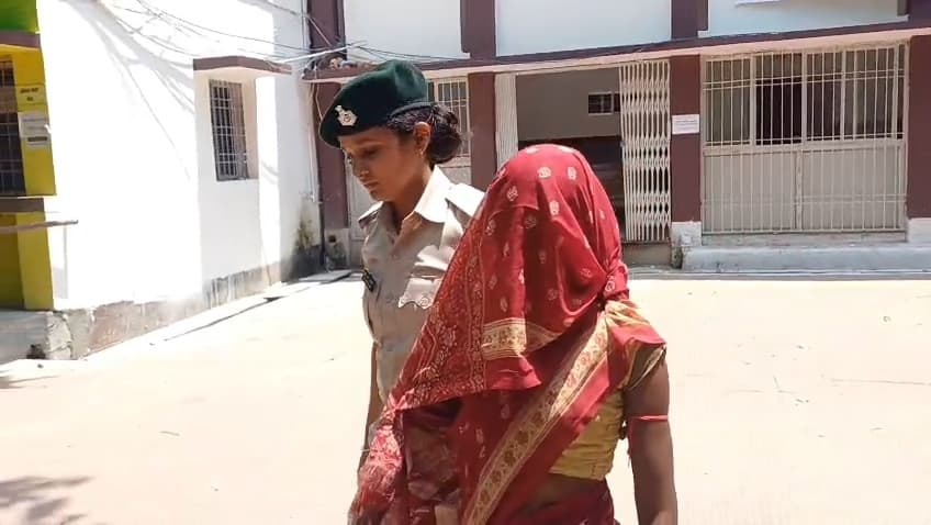 15 वर्षों से फरार महिला नक्सली को किया गिरफ्तार