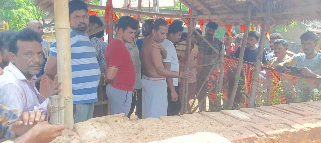 East Singhbhum News : धार्मिक स्थल को असामाजिक तत्वों ने पहुंचायी क्षति, शिकायत