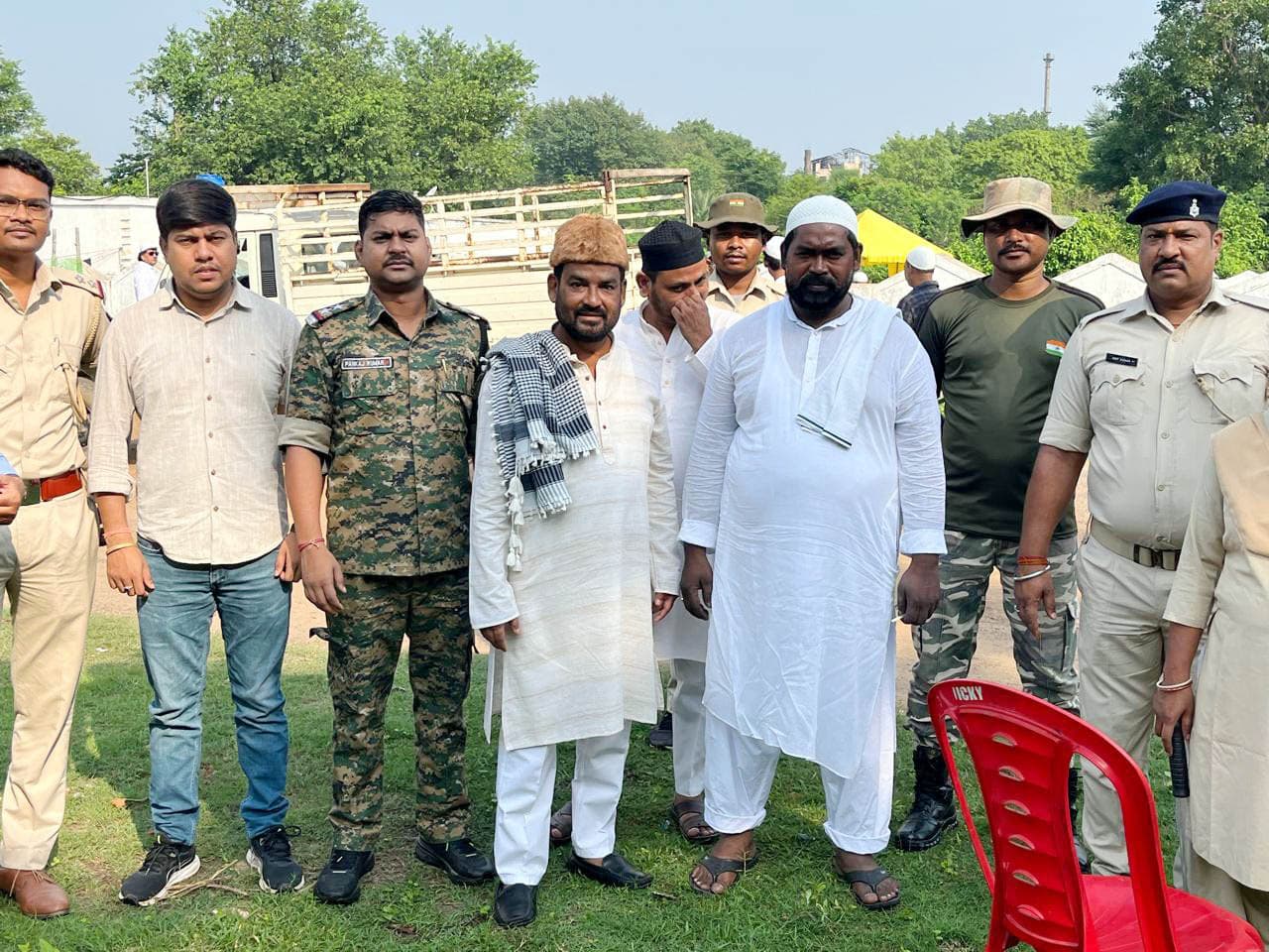 East Singhbhum News : नमाज अदा कर शांति और भाईचारा का दिया संदेश