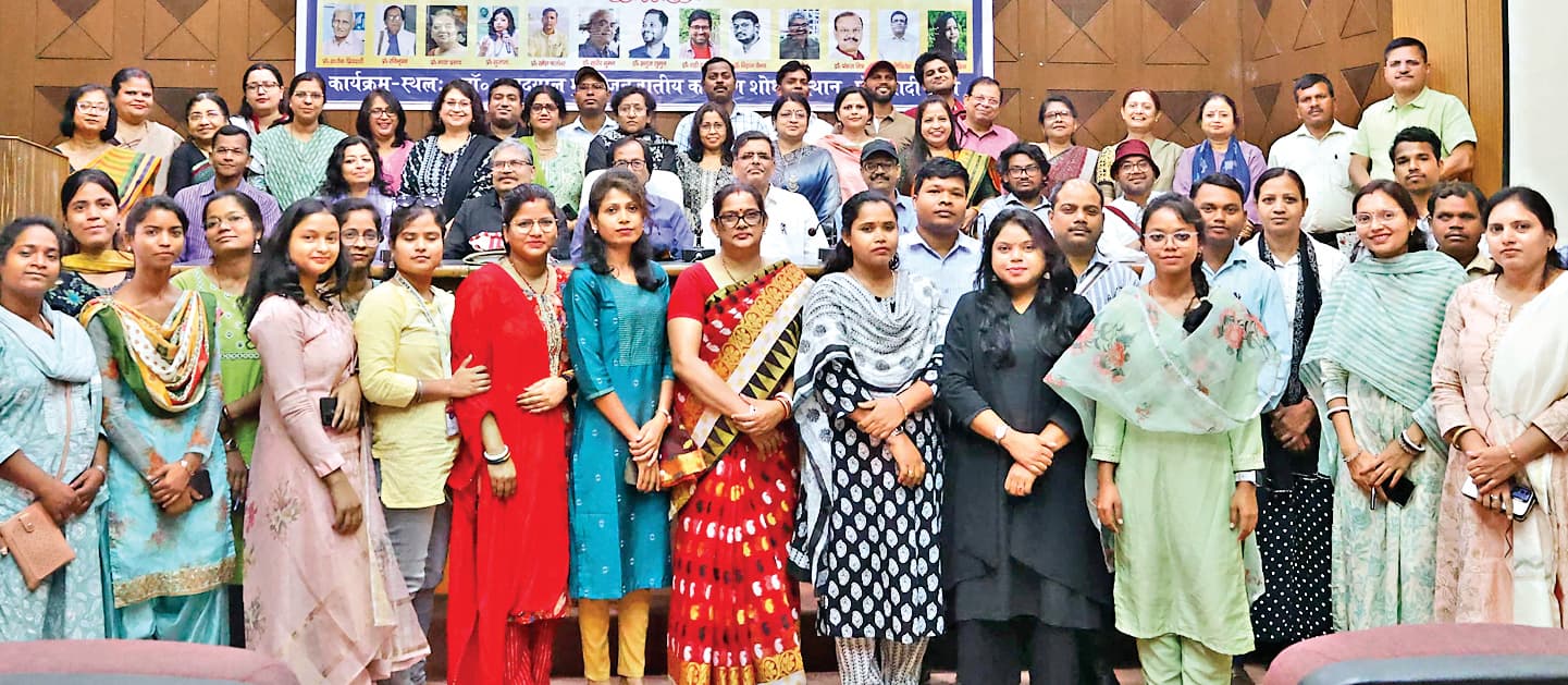 Ranchi News : मुक्तिबोध की कविता नये इतिहास के निर्माण से कराती है रूबरू