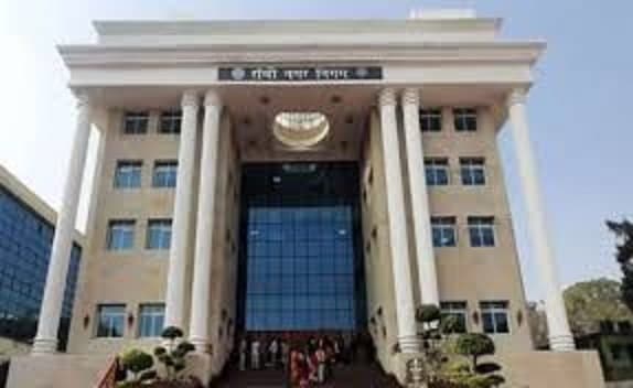 Ranchi News : जन्मतिथि में हेराफेरी, एक बच्चे के दो प्रमाण पत्र