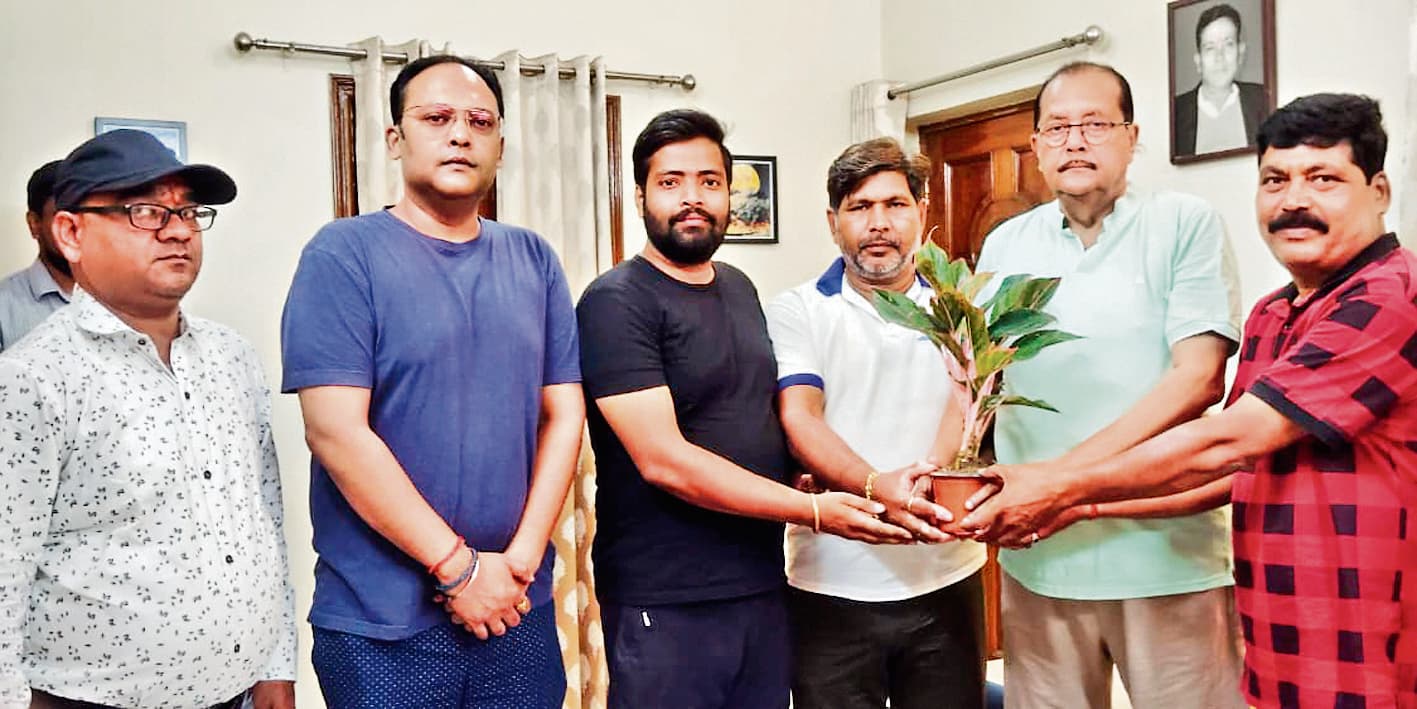 Political news : वित्त मंत्री राधाकृष्ण किशोर से मिला युवा राजद का प्रतिनिधिमंडल