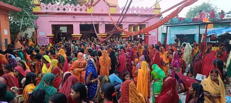 Giridih News: निर्जला एकादशी पर झारखंडधाम मंदिर में भीड़ उमड़ी