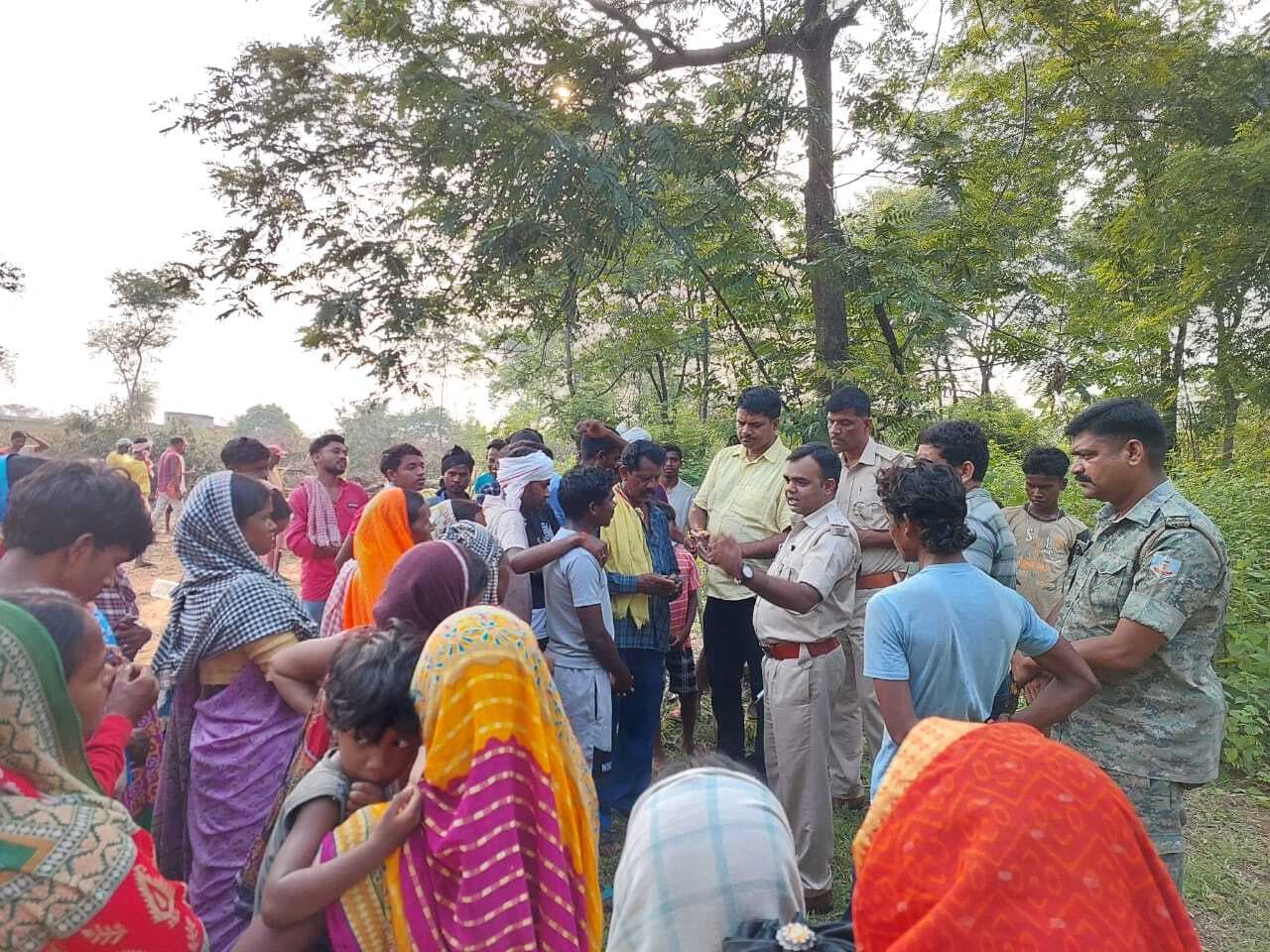 Dhanbad News: कसियाटांड़ में जमीन विवाद को ले दो पक्ष भिड़े, हंगामा