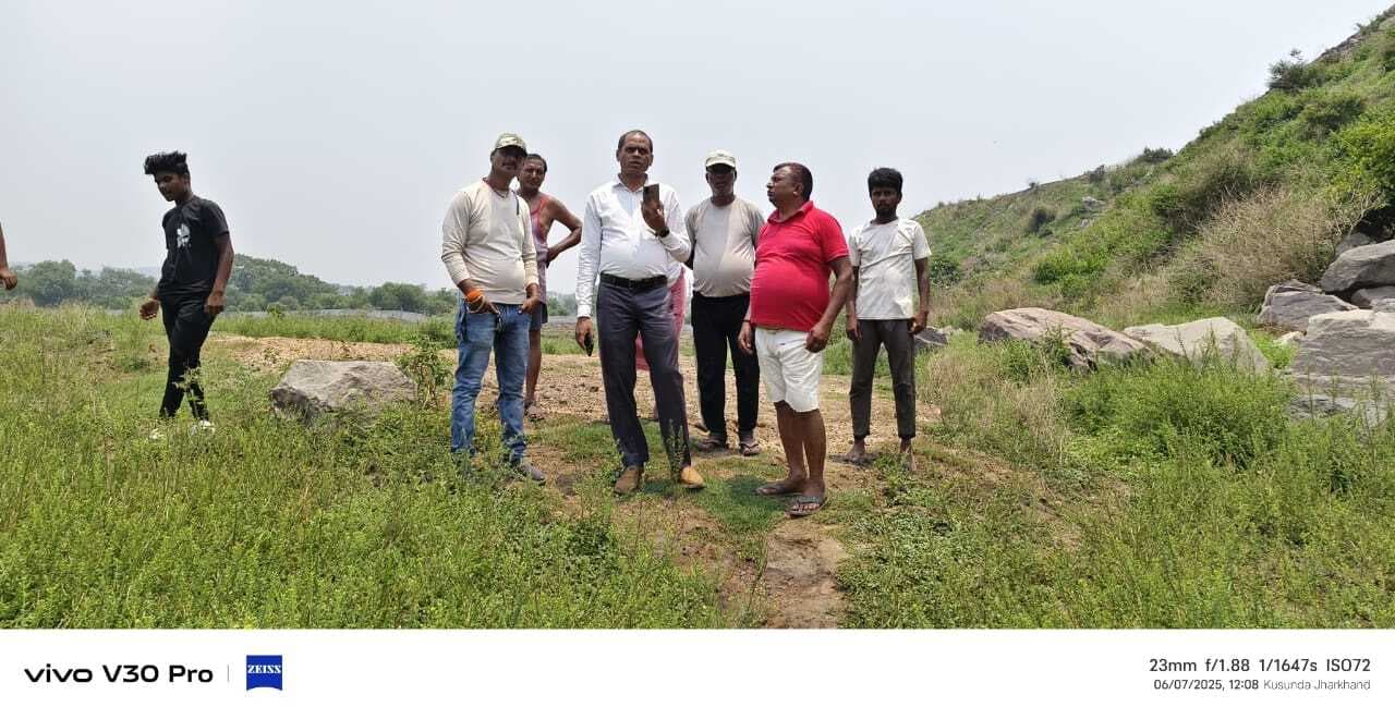 Dhanbad News : धनबाद के आबादी वाले इलाके में घुसा हिंसक वन्यजीव, क्या वह चीता था?