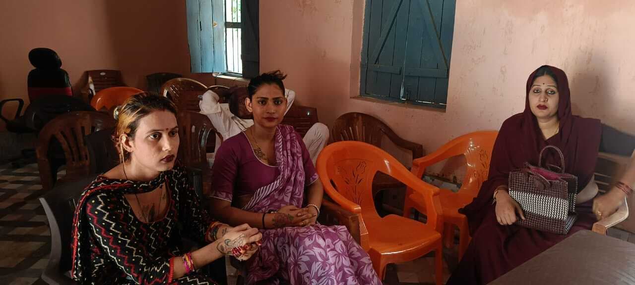 ट्रांसजेंडरों को दी गयी कानूनी अधिकारों की जानकारी