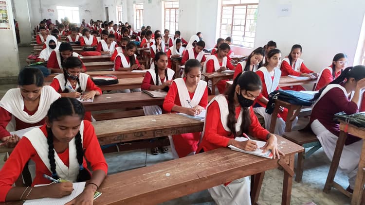 गर्मी की छुट्टी के बाद स्कूल खुलते ही शुरू हो जायेगी 12वीं की त्रैमासिक परीक्षा, शेड्यूल जारी