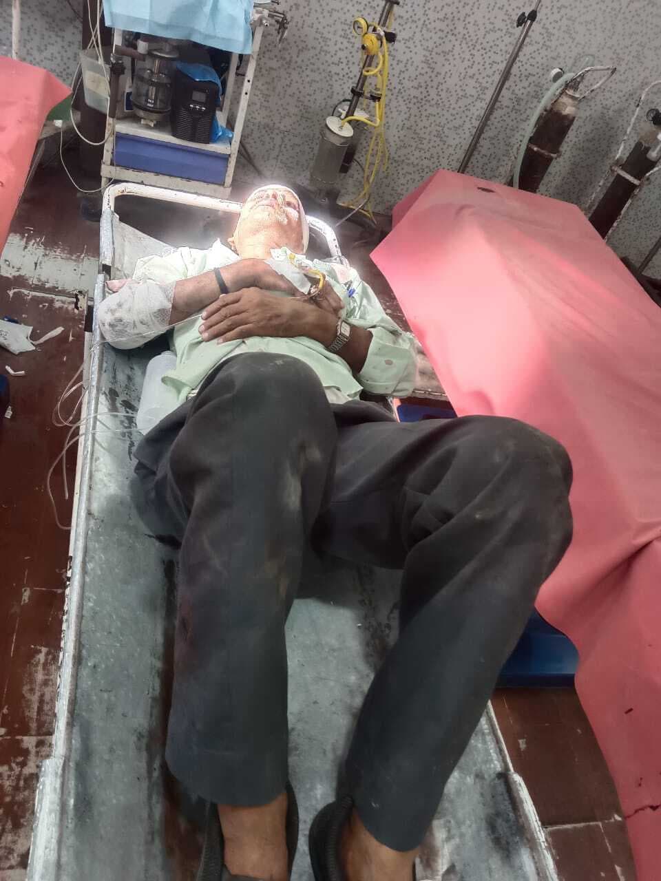 चलती ट्रेन से गिरकर युवक घायल, आरपीएफ ने पहुंचाया अस्पताल