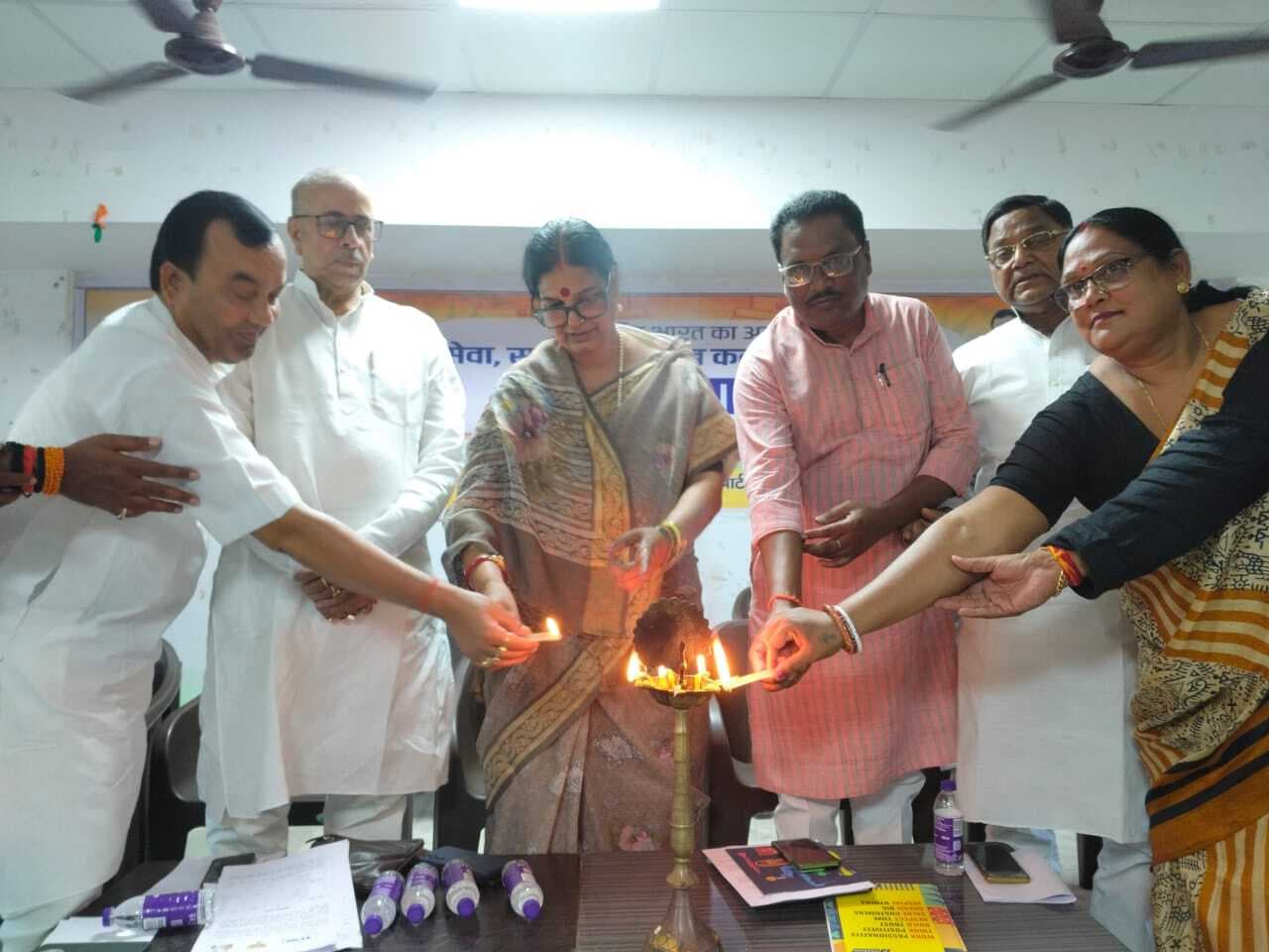 भाजपा कार्यालय में 11 साल बेमिसाल कार्यशाला का हुआ आयोजन