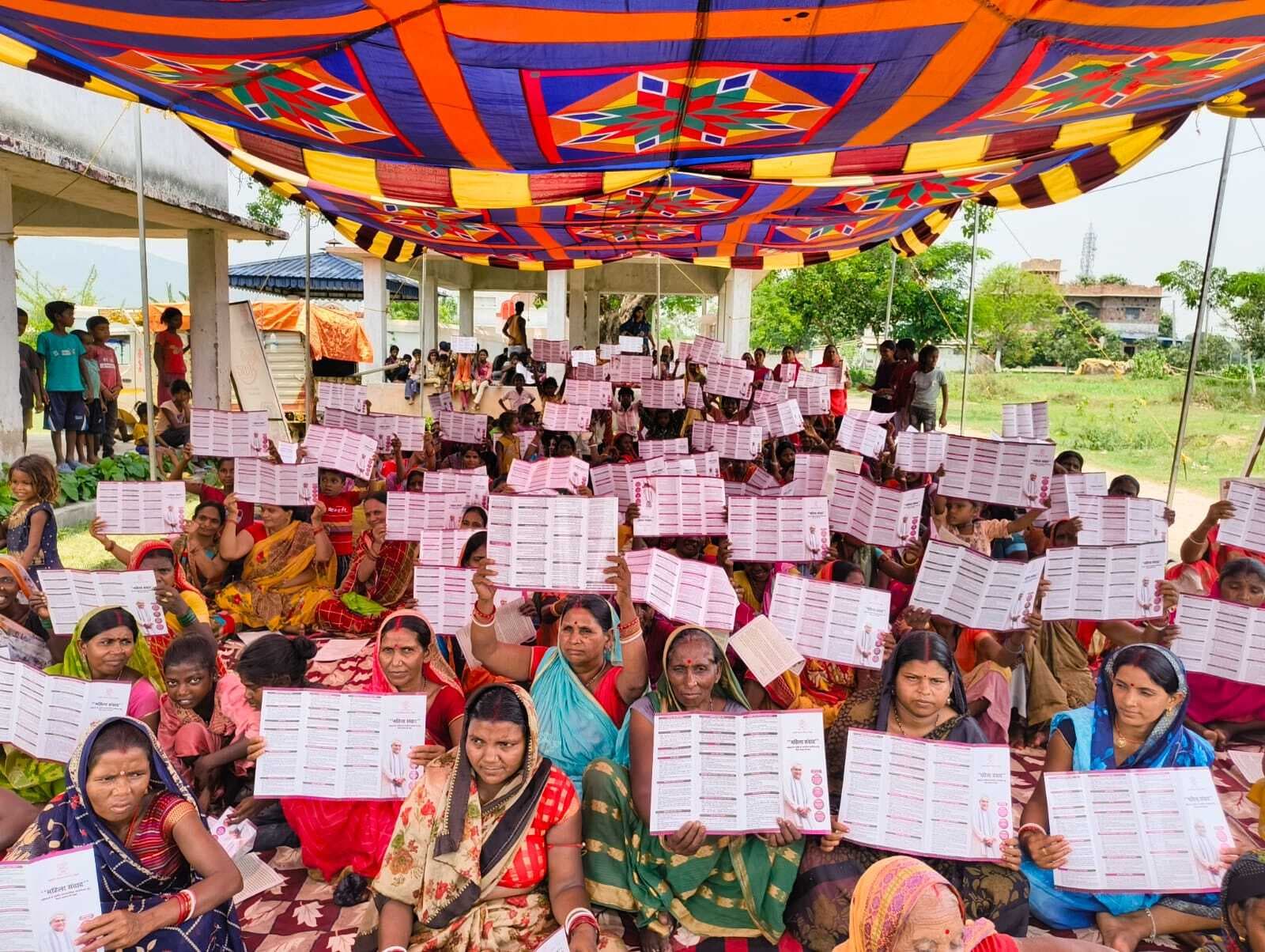 सिमुलतला में रुके एक्सप्रेस ट्रेनें, उपलब्ध हो हुनर व रोजगार के अवसर