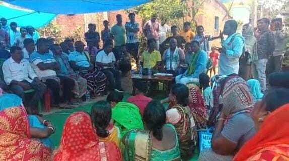 Jamshedpur news. दक्षिण सरजामदा में ग्रामीणों ने नाली का निर्माण कार्य रोका