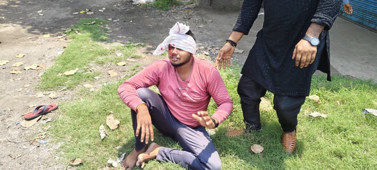 Dhanbad News : टोटो व कार में भिडंत, दूधमुंहे बच्चों के साथ दो महिलाएं व चालक घायल