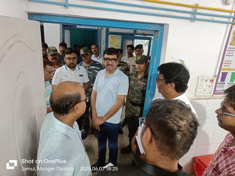 ड्यूटी पर उपलब्ध रहें चिकित्सक : डीएम