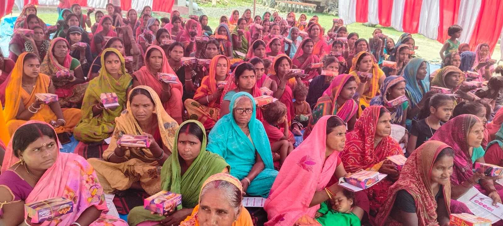 महिला संवाद: रोजगार के लिए महिलाओं ने उठायी लघु व कुटीर उद्योग लगाने की मांग