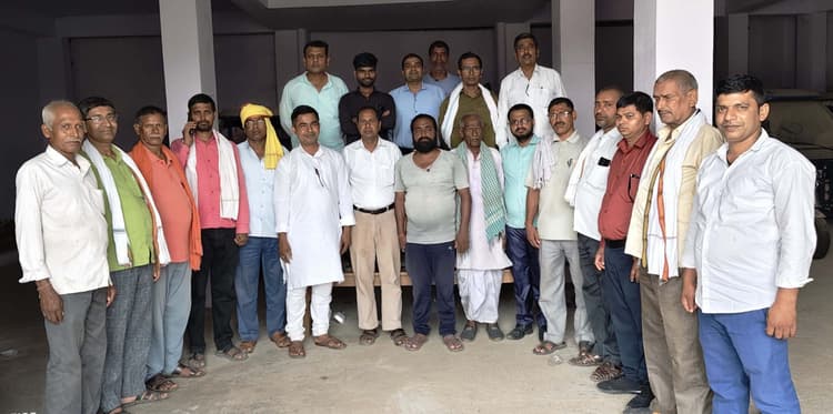 प्रजापति भवन निर्माण के लिए हुई बैठक