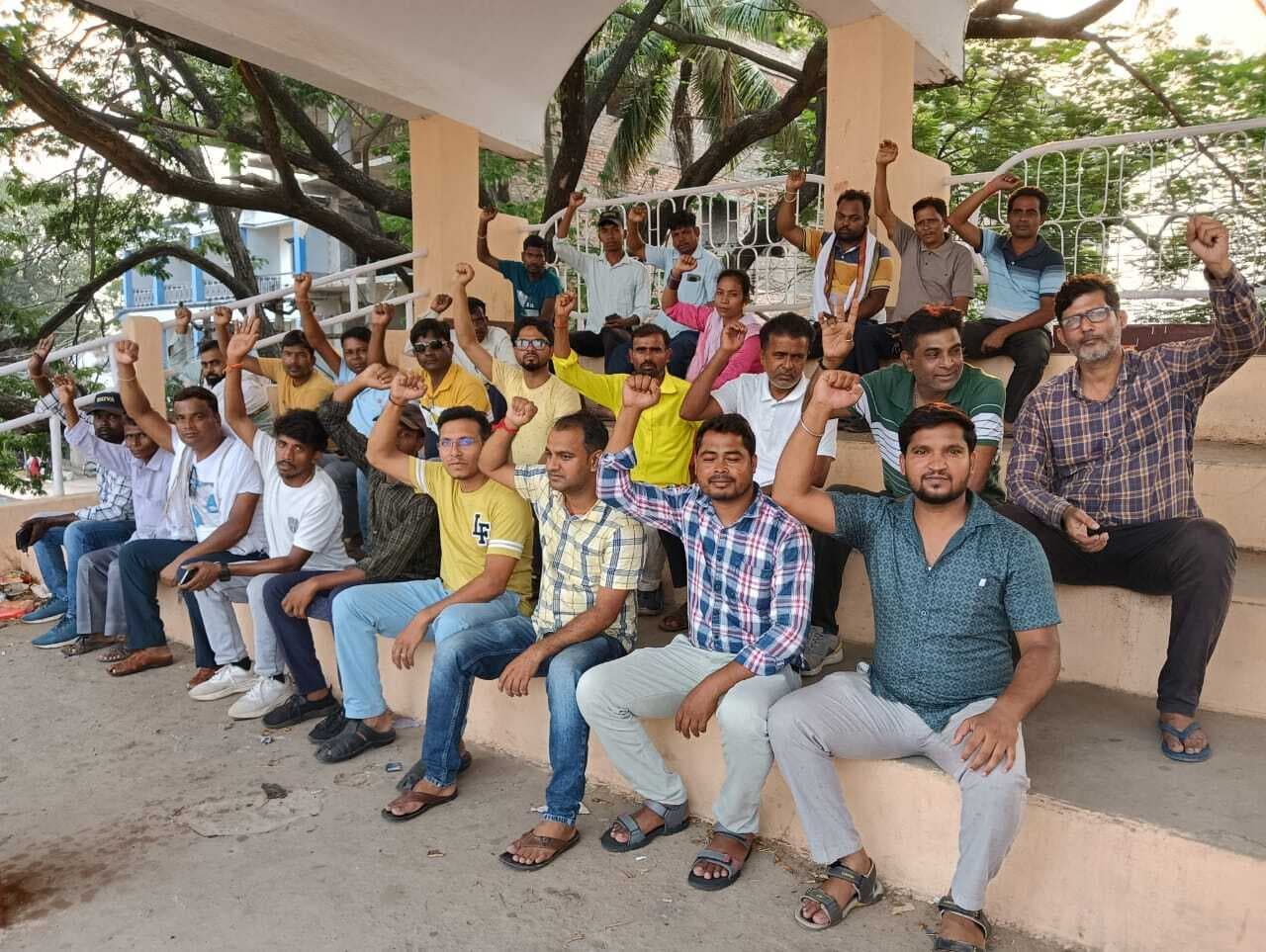 आउटसोर्सिंग कंप्यूटर ऑपरेटर संघ ने बनाई आंदोलन की रणनीति