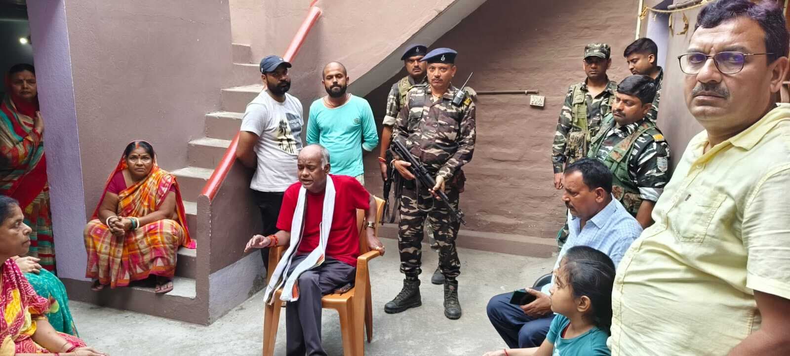 झामुमो के केंद्रीय प्रवक्ता पंकज मिश्रा ने संजीव के परिजनों से की मुलाकात