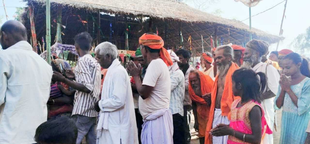 तीन दिवसीय महाविष्णु यज्ञ का विधि विधानपूर्वक समापन