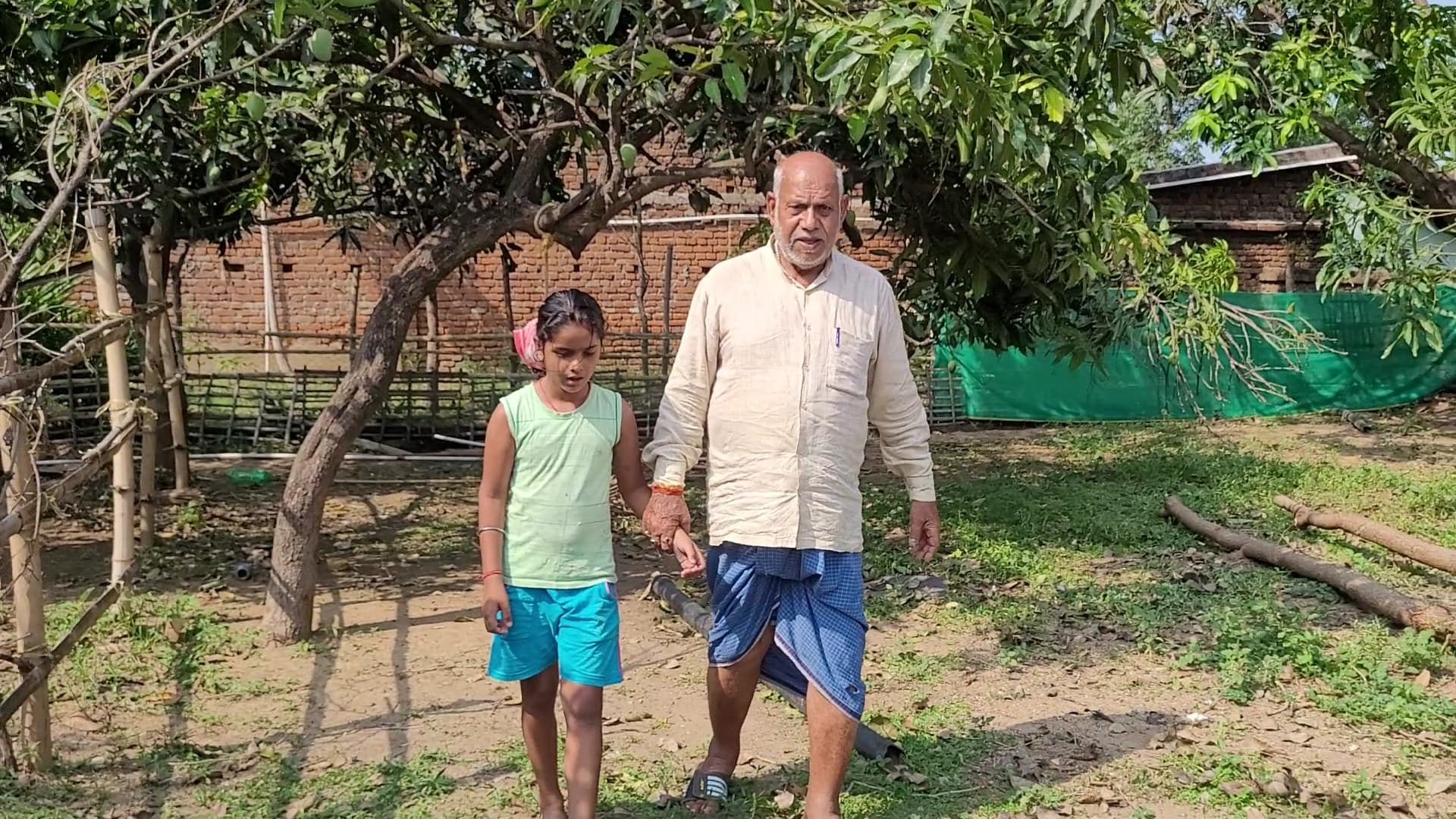 महक रहा दुर्लभ पौधों से सजा बगीचा