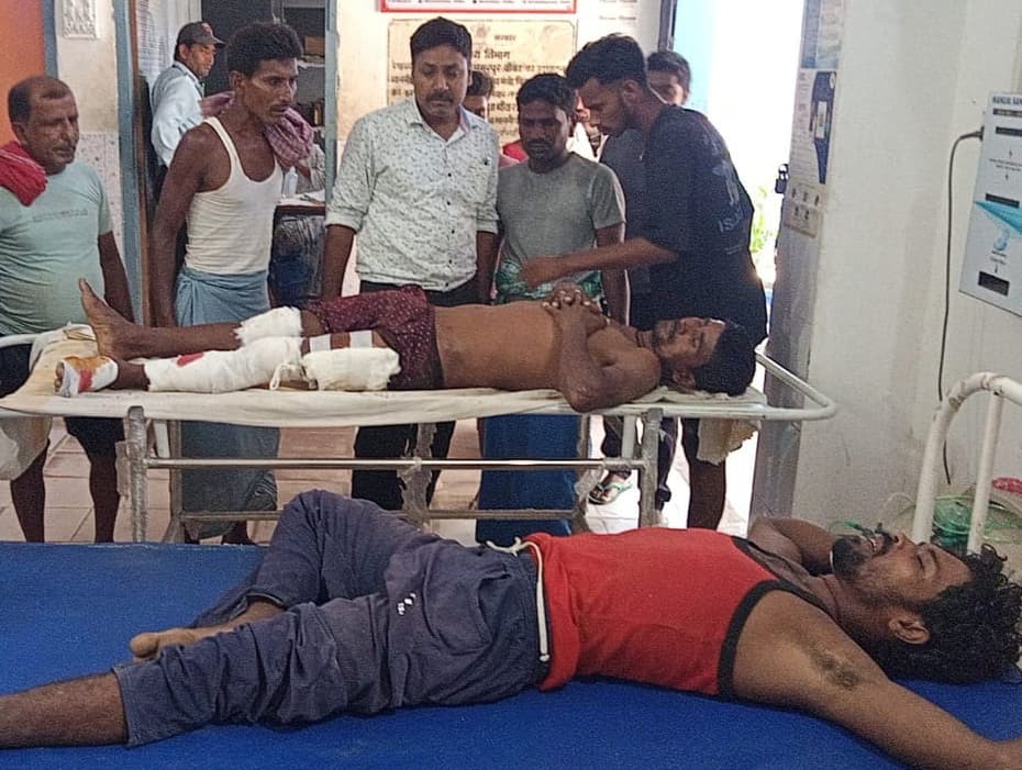 स्कॉर्पियों के धक्के से दो जख्मी, रेफर