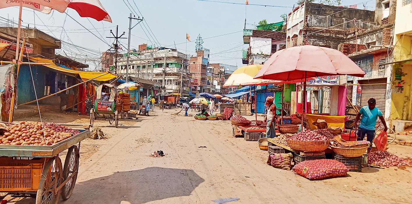 saran news. धूप व गर्मी से सदर अस्पताल में 30% बढ़ी मरीजों की संख्या, काराेबार में आयी कमी