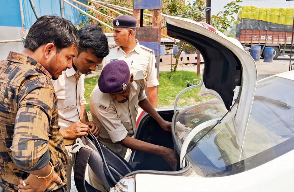Gopalganj News  : सात दिनों की कार्रवाई में 197 गिरफ्तार, 154 ने किया आत्मसमर्पण, शराब और हथियार बरामद