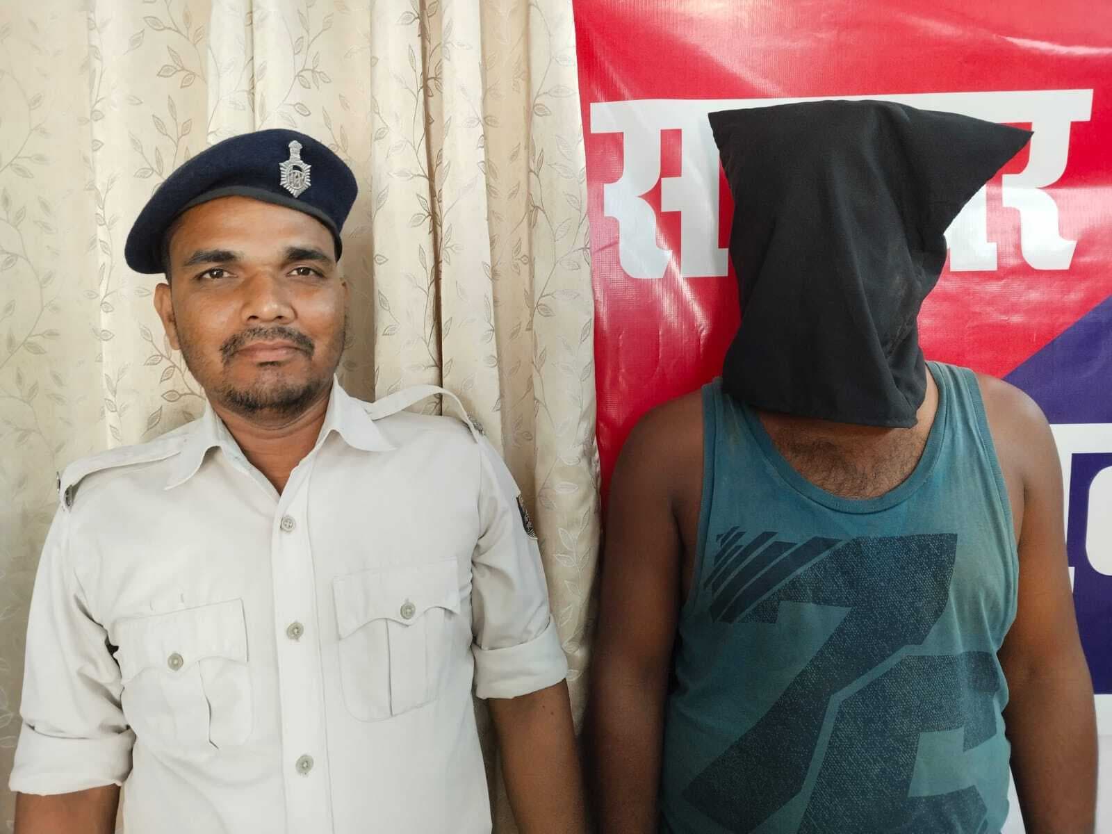 Nawada News : ऑल इंडिया प्रेग्नेंट जॉब के नाम पर ठगी करने वाले तीन नाबालिग सहित चार साइबर अपराधी धरायेऑल इंडिया प्रेग्नेंट जॉब के नाम पर ठगी करने वाले तीन नाबालिग सहित चार साइबर अपराधी धराये