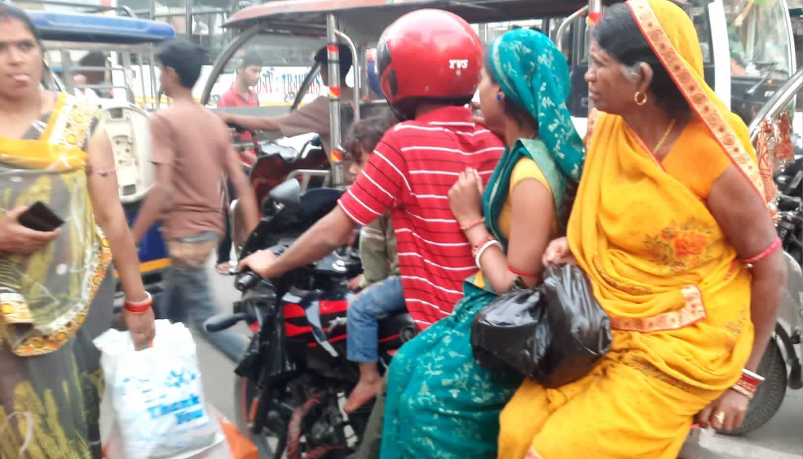 Nawada News : नवादा में धड़ल्ले से बिक रही सिंगल यूज प्लास्टिक