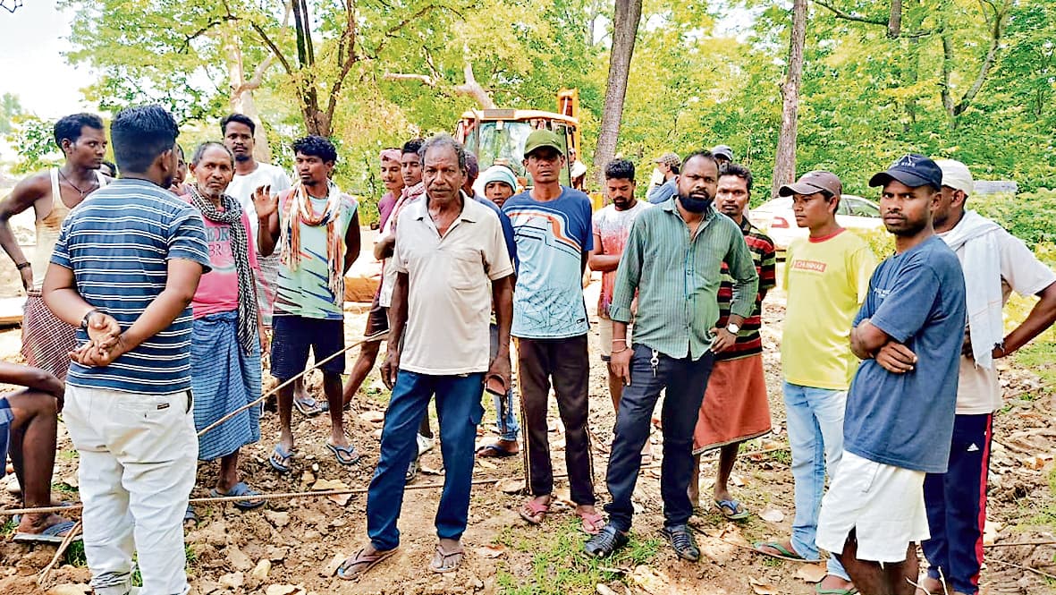 Chaibasa News : कुचिया नदी की जगह बांडीजारी नाला पर पुलिया बनाने पर ग्रामीणों ने जताया विरोध