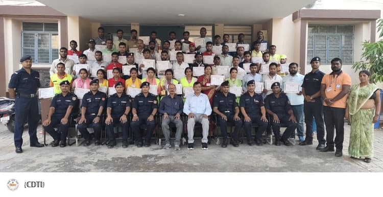 आपदा मित्रों ने लिया प्रशिक्षण