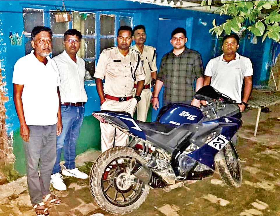 Ranchi News : सिरमटोली फ्लाइओवर पर स्टंट करनेवाले युवक की बाइक जब्त, आरोपी फरार