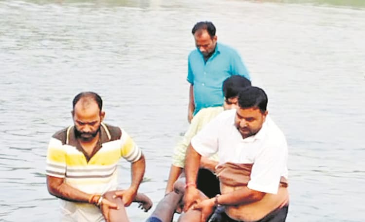 Jamshedpur News : जुगसलाई शिव घाट के पास नदी में मिला डूबे शशांक और शुभम का शव