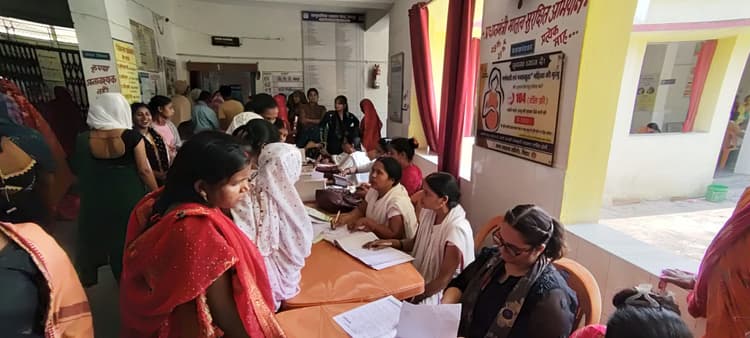 दो सौ से अधिक गर्भवती महिलाओं की हुई जांच