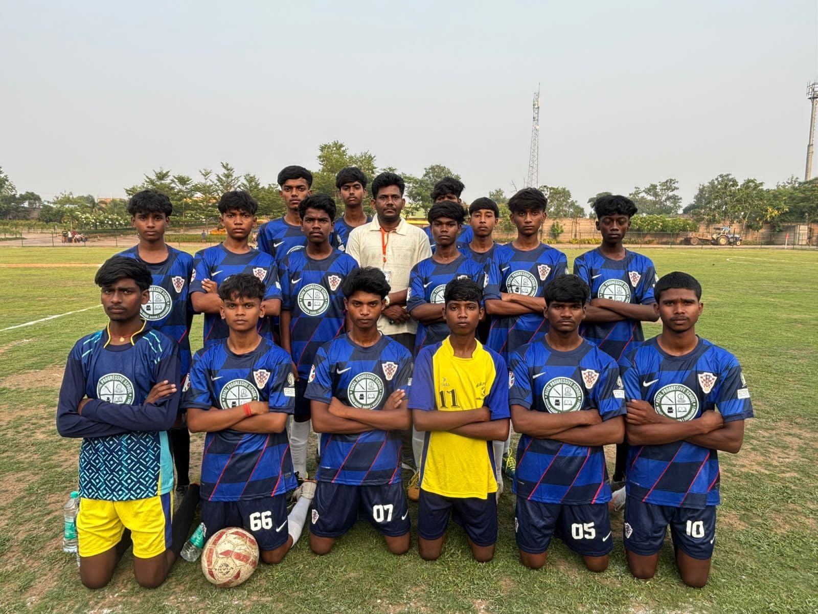 राॅयल प्रोग्रेसिव स्कूल की टीम 8-0 गोल से विजयी