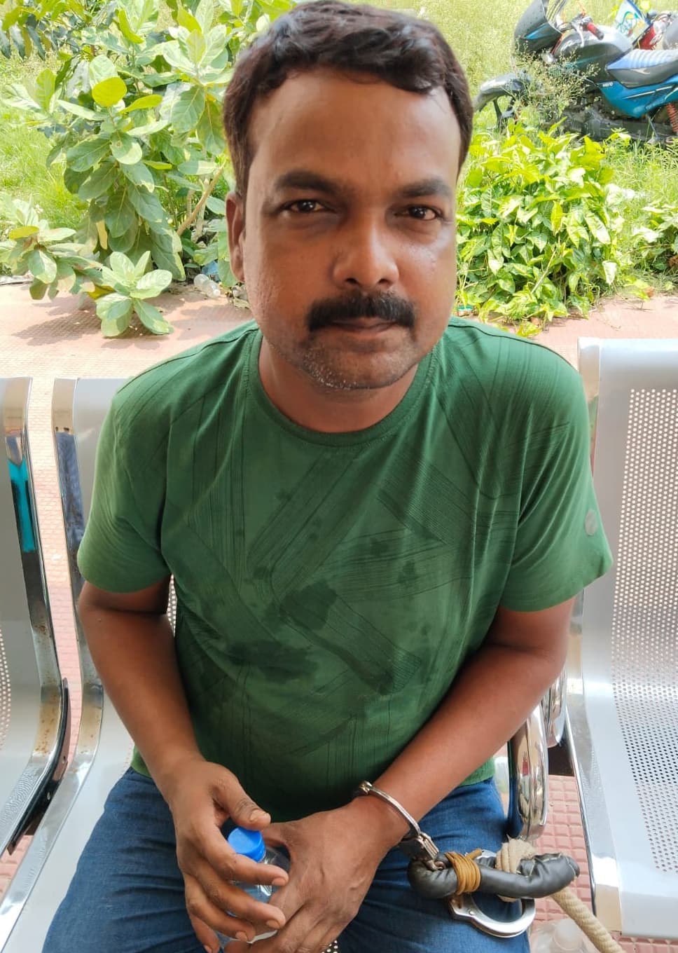 पत्नी की हत्या के आरोप में पति गिरफ्तार, बेटे ने दी गवाही