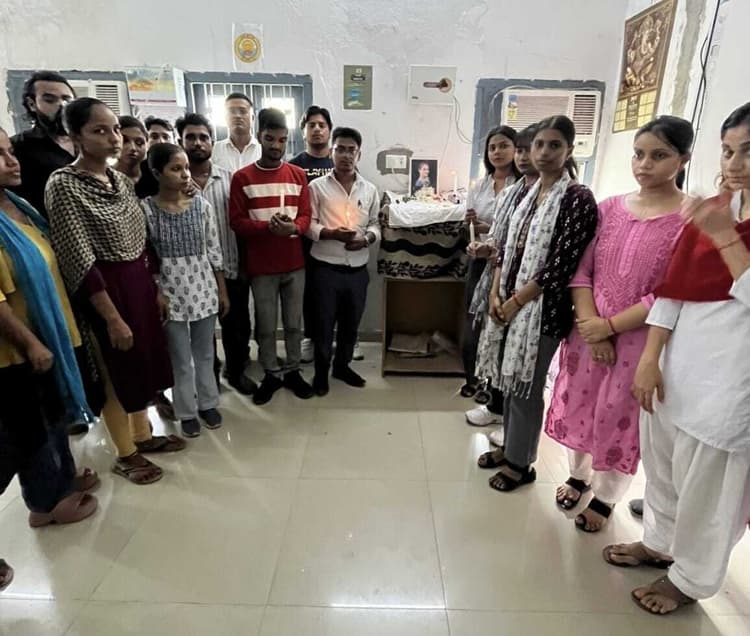 गया कॉलेज में एमबीए की छात्रा मयूरी के निधन पर जताया शोक