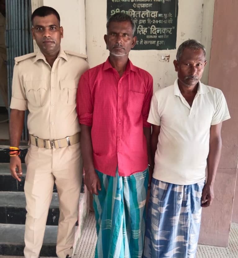 पोक्सो एक्ट के दो अप्राथमिकी अभियुक्त गिरफ्तार