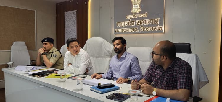 मुख्य निर्वाचन पदाधिकारी का भ्रमण एवं निर्वाचन तैयारी की समीक्षा