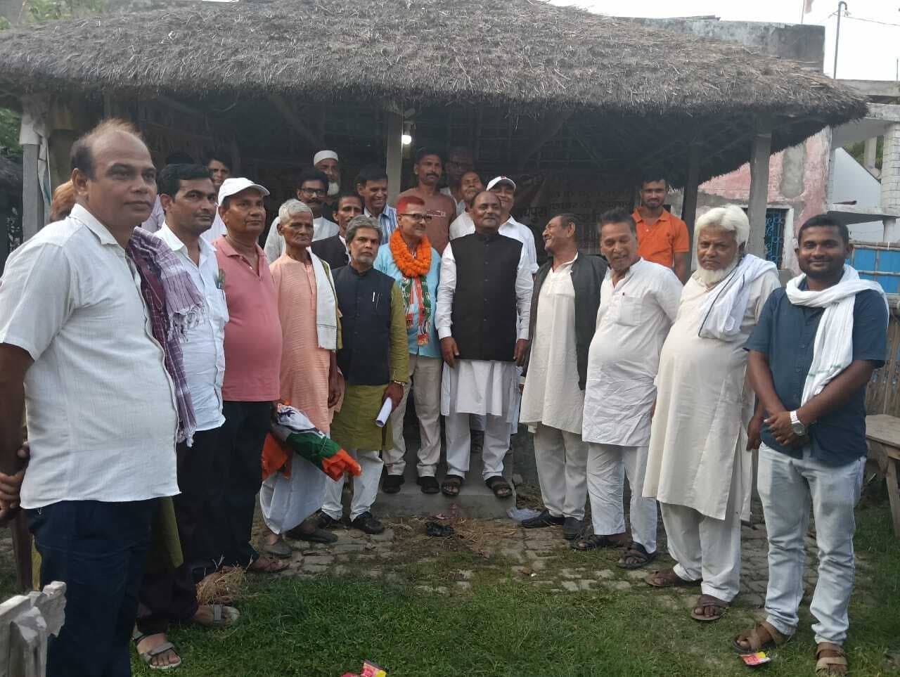 पार्टी की योजनाओं को पंचायत स्तर तक पहुंचायें