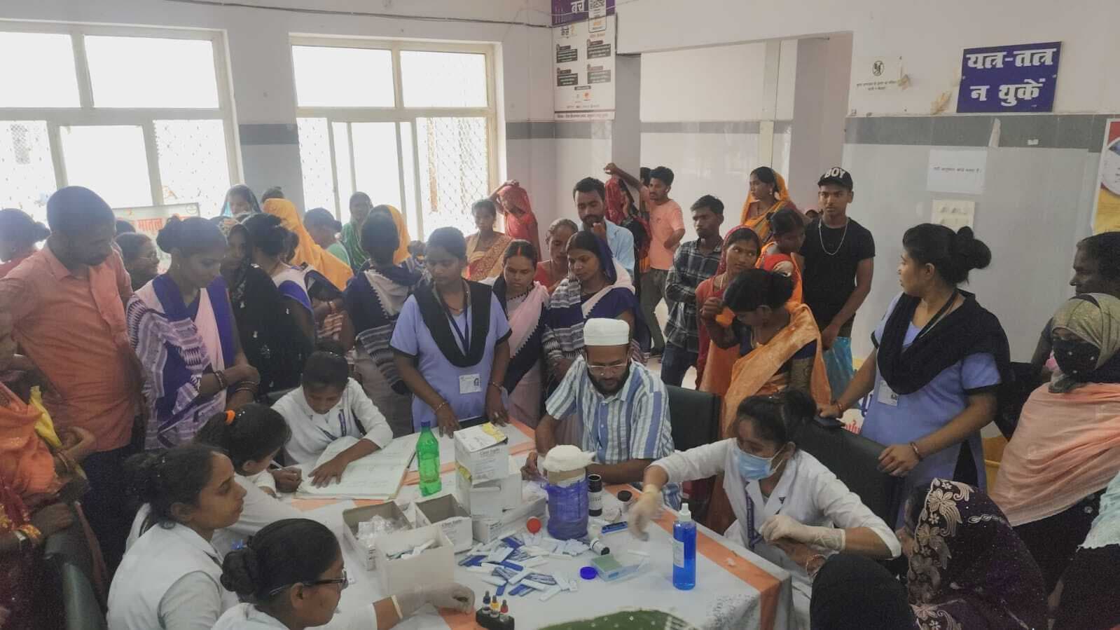 अनुमंडलीय अस्पताल में लगा स्वास्थ्य शिविर