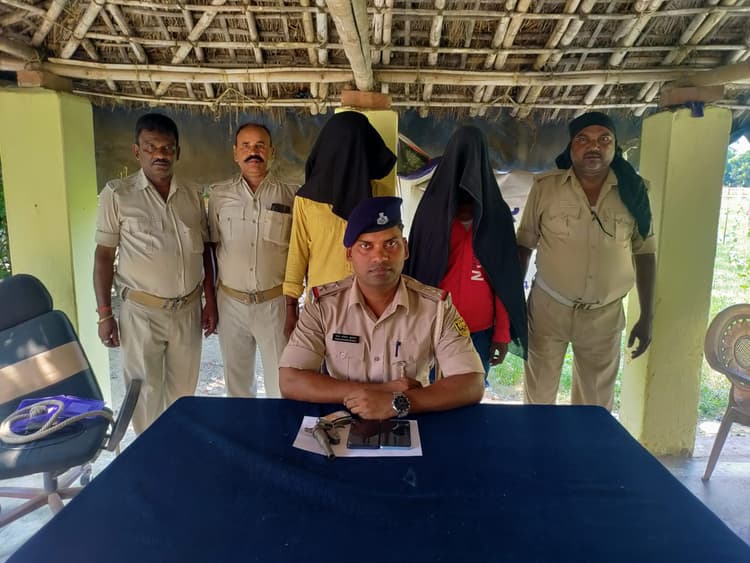 देशी कट्टा के साथ दो नाबालिग सहित दो युवक गिरफ्तार