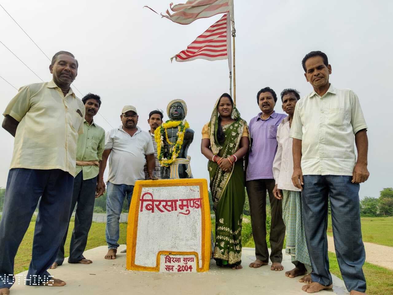 वीर बिरसा मुंडा की प्रतिमा पर किया माल्यार्पण