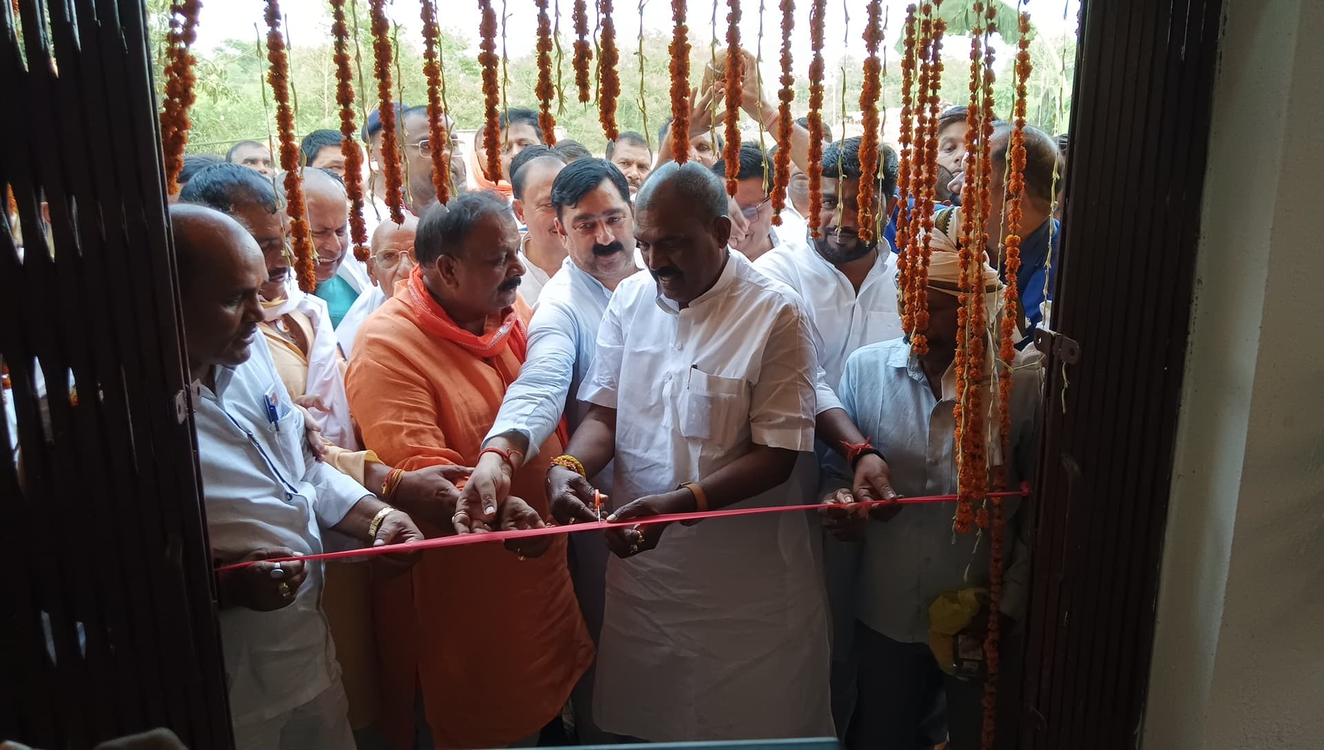 पंचायती राज मंत्री ने किया पंचायत सरकार भवन का उद्घाटन